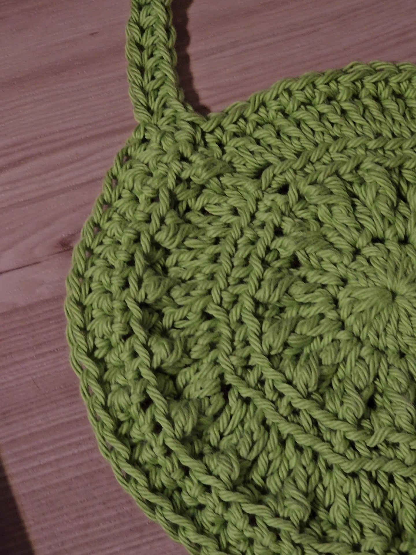 Avery Bib