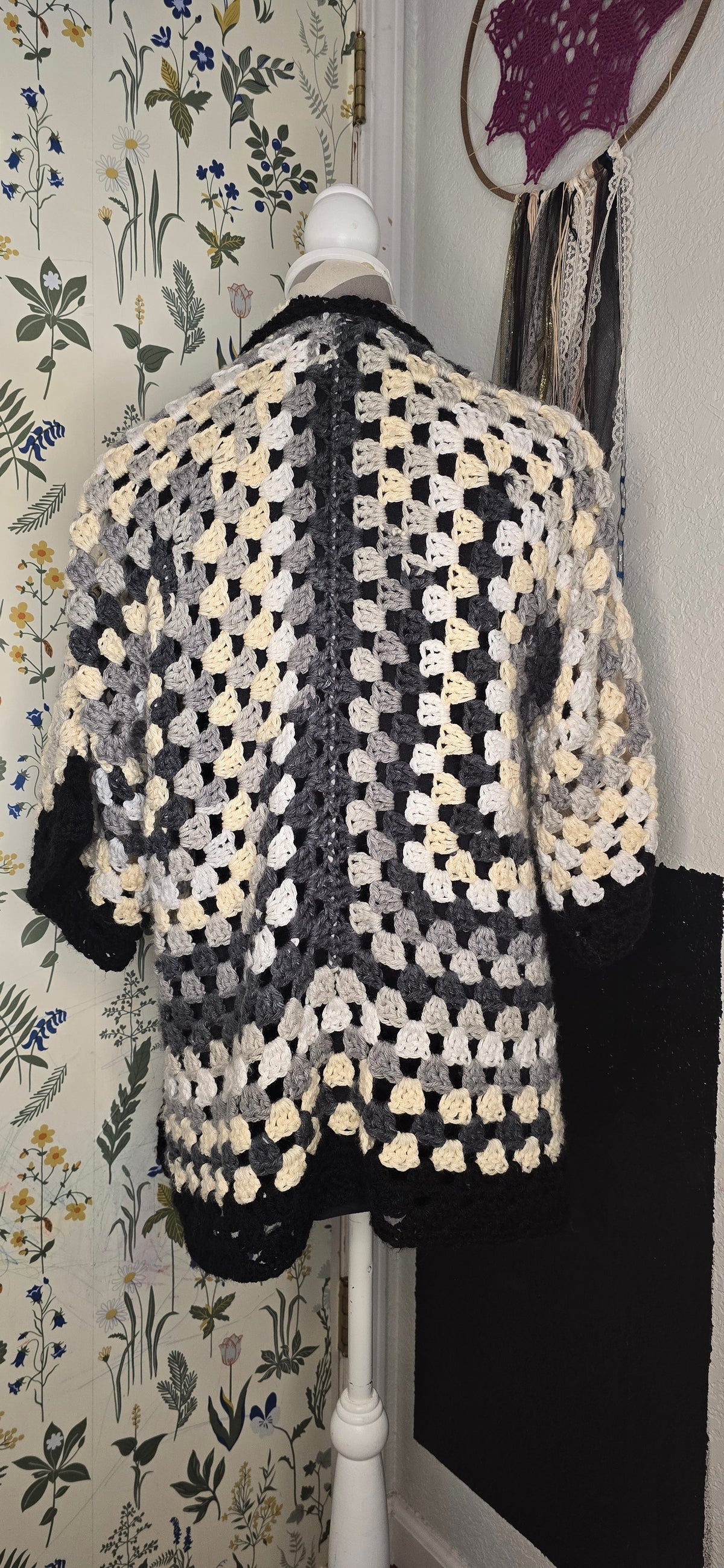 Campfire Cardigan black and cream short-sleeve, back view