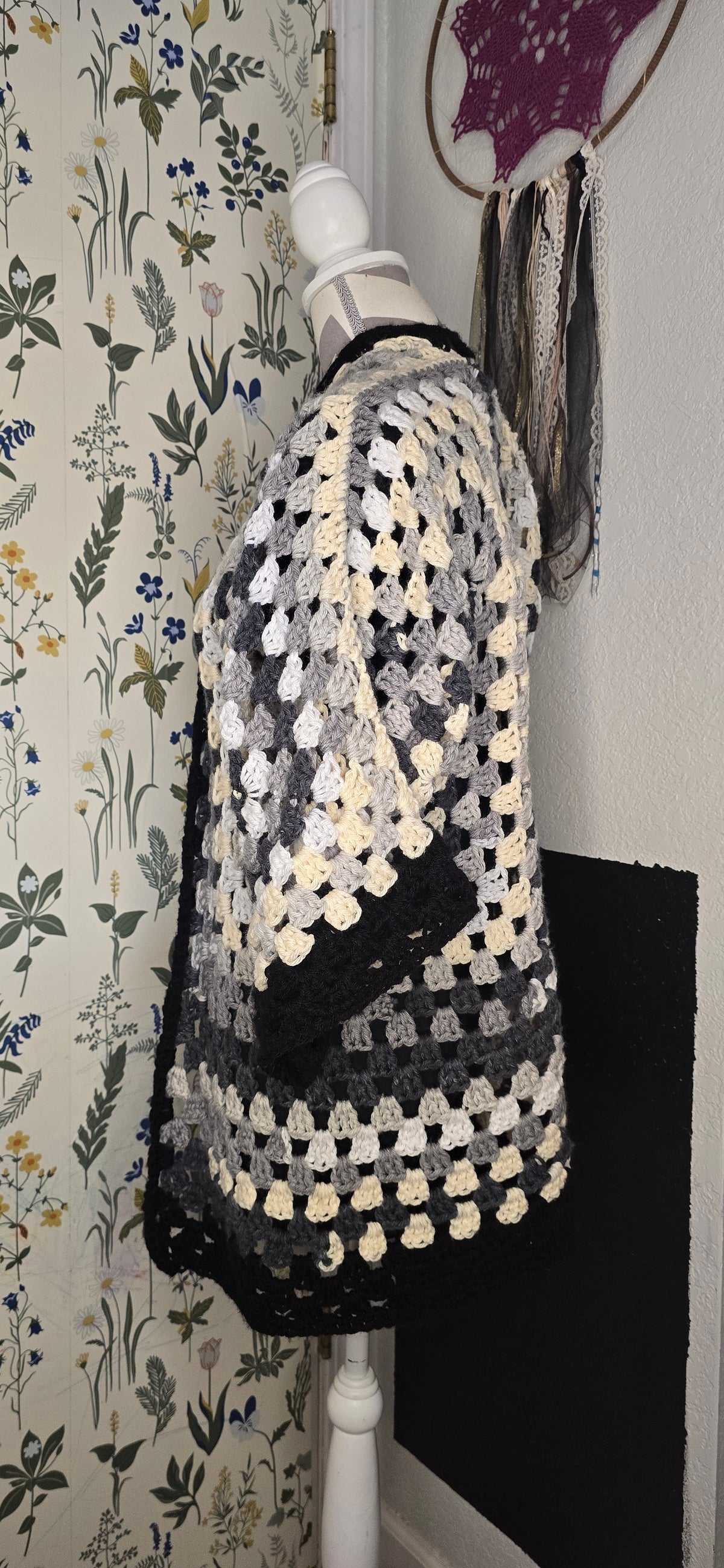 Campfire Cardigan black and cream short-sleeve, side view