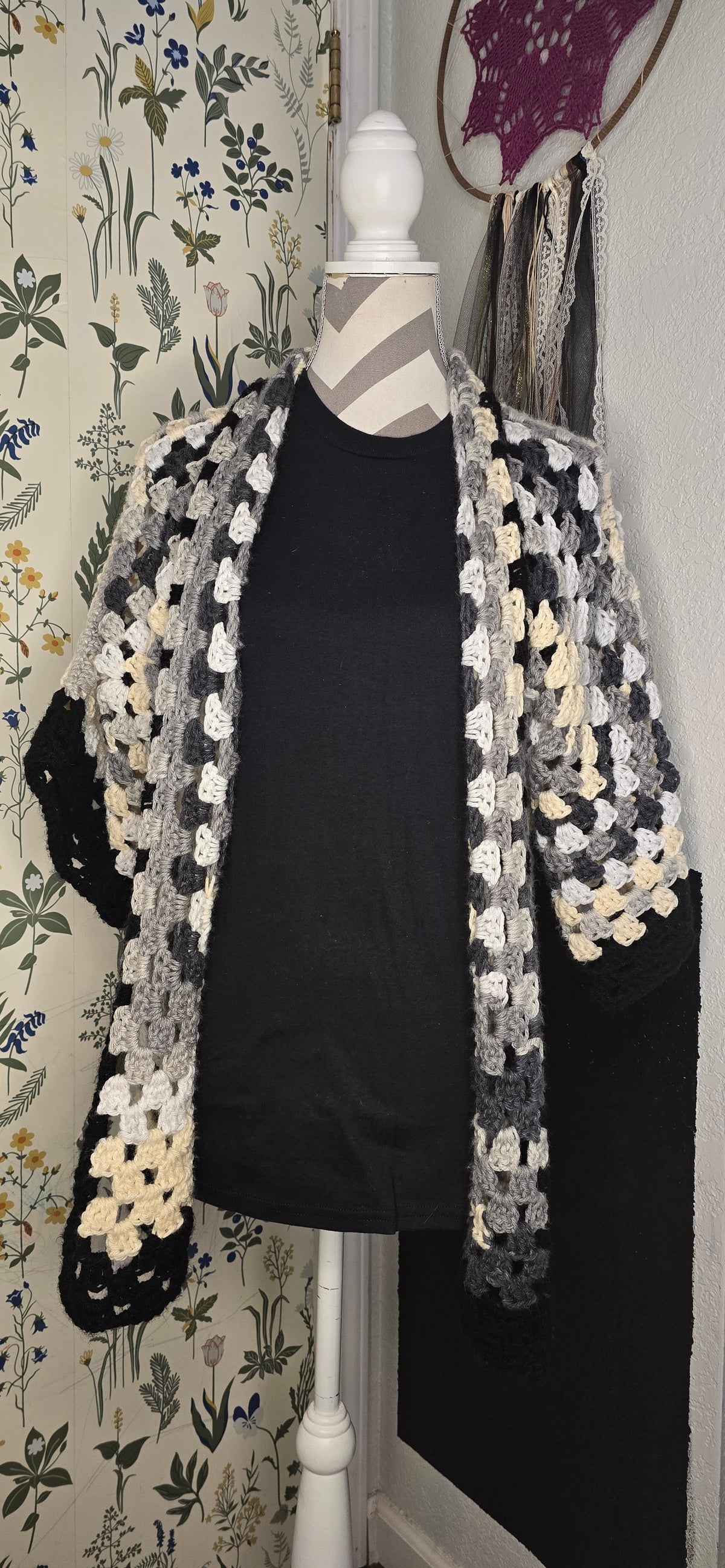 Campfire Cardigan black and cream short-sleeve, front view